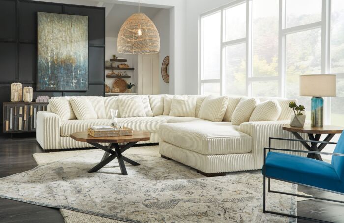 Lindyn Ivory Sectional Set – (17-46×2-64-77)