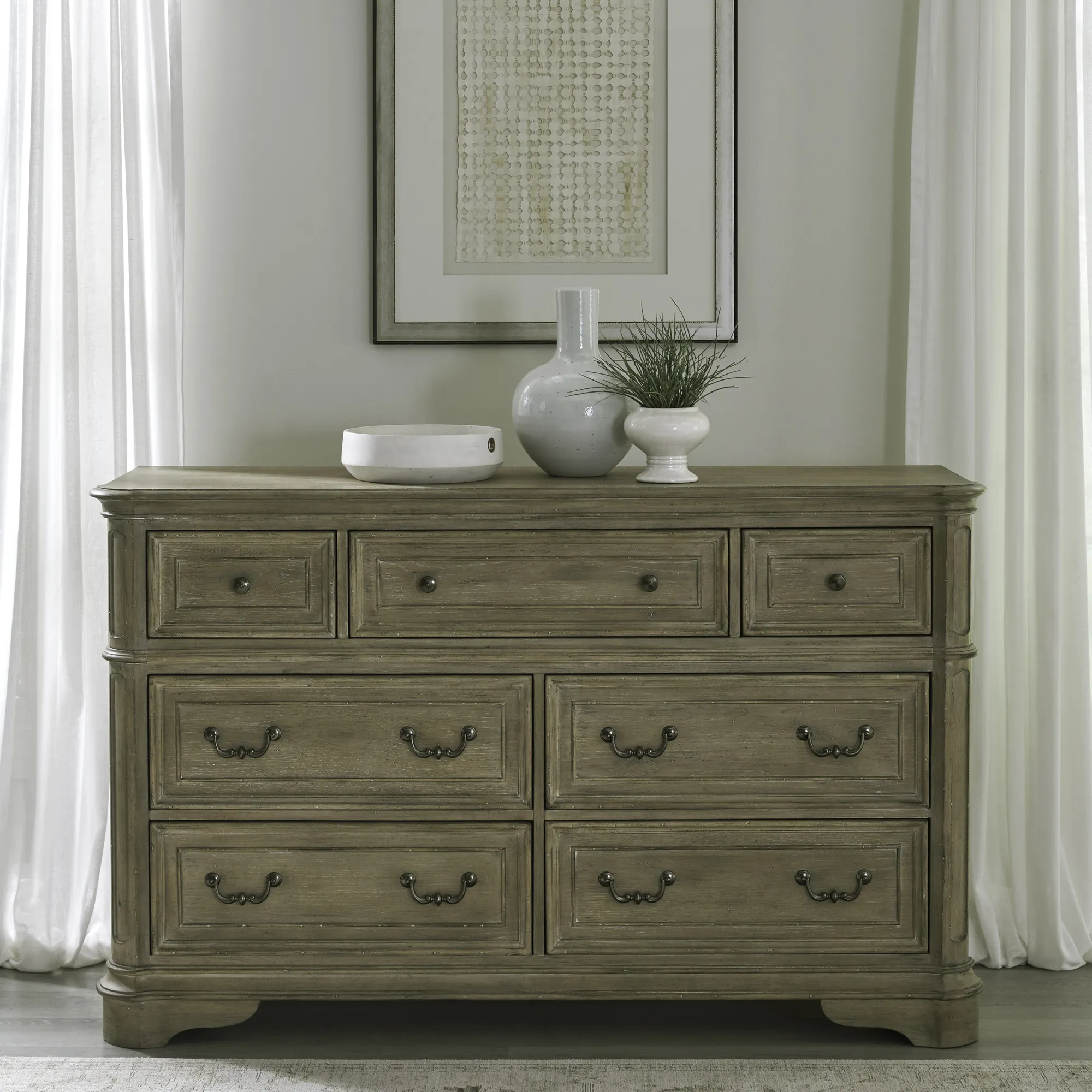 Magnolia Manor 7 Drawer Dresser