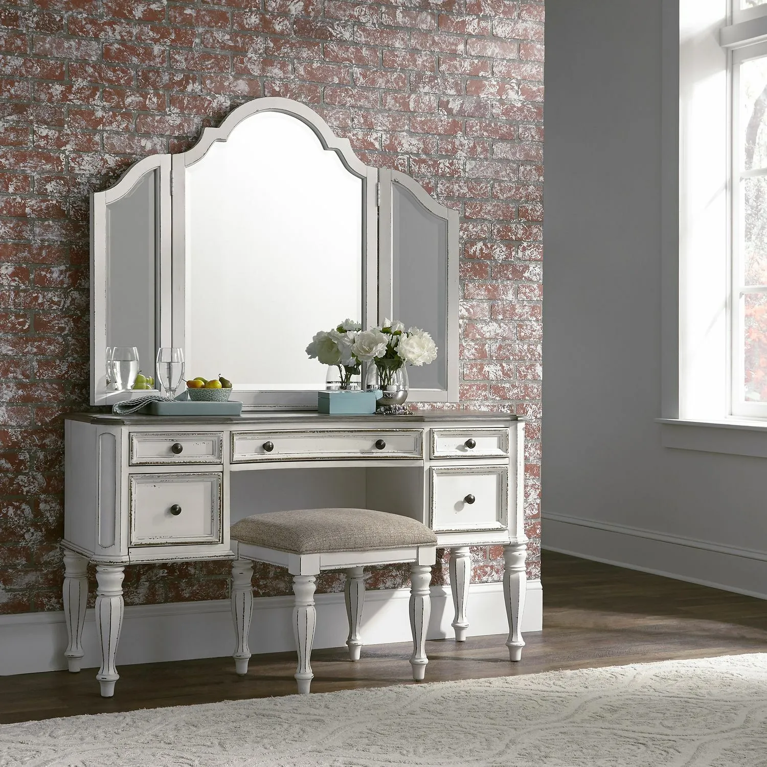 Magnolia Manor 3 Piece Vanity Set