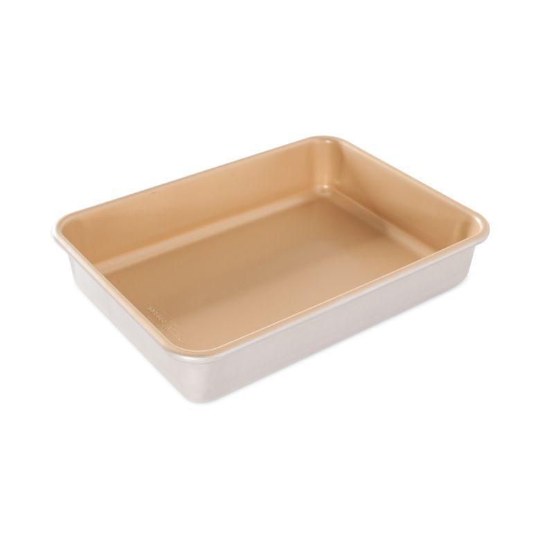 NordicWare Rectangular Cake Pan: 9″ x 13″, Nonstick