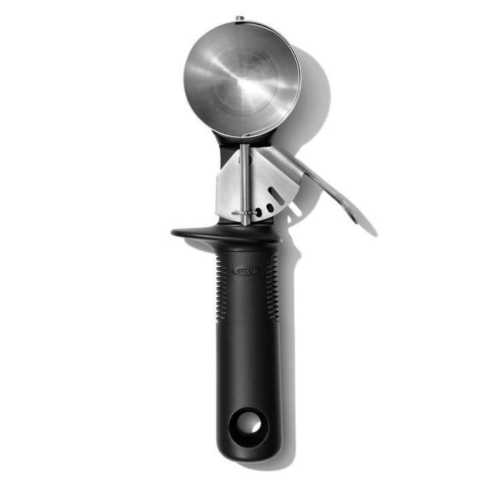 OXO Ice Cream Scoop: Classic Swipe