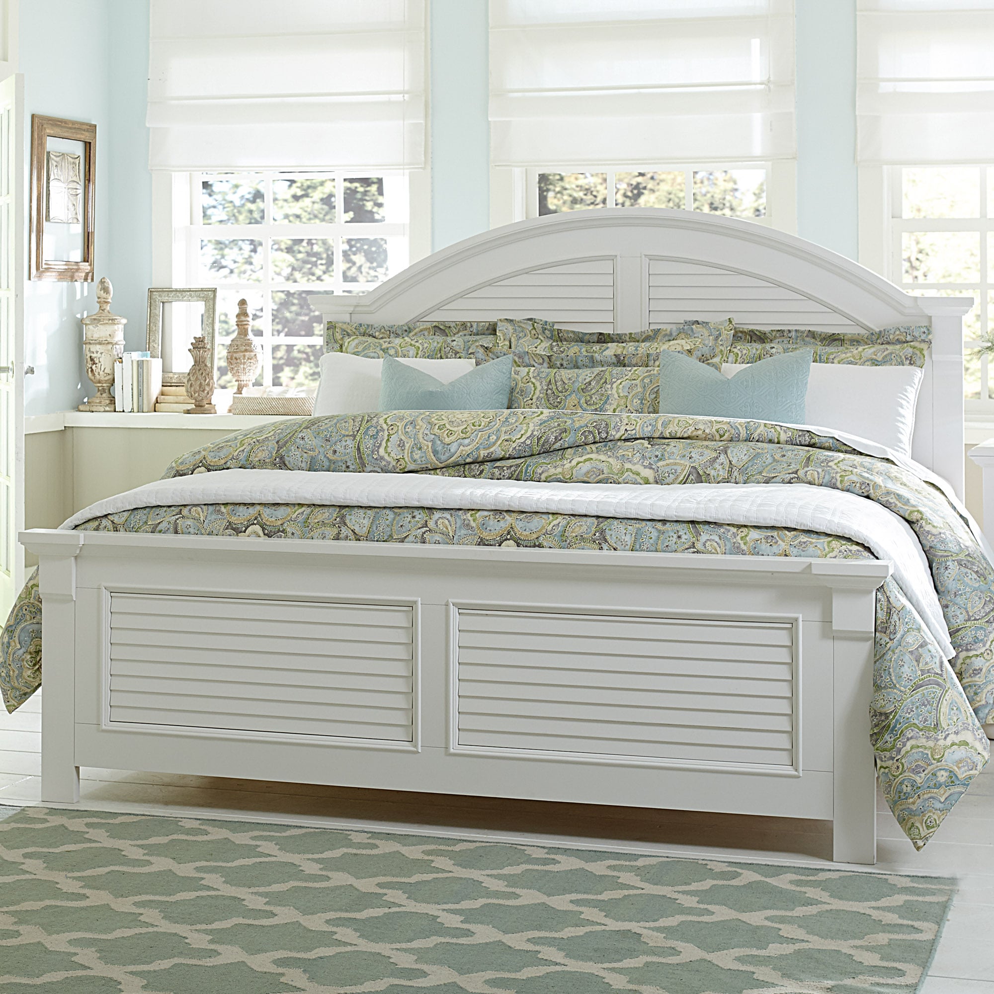 Cottage King Panel Bed with Arched Crown Molding