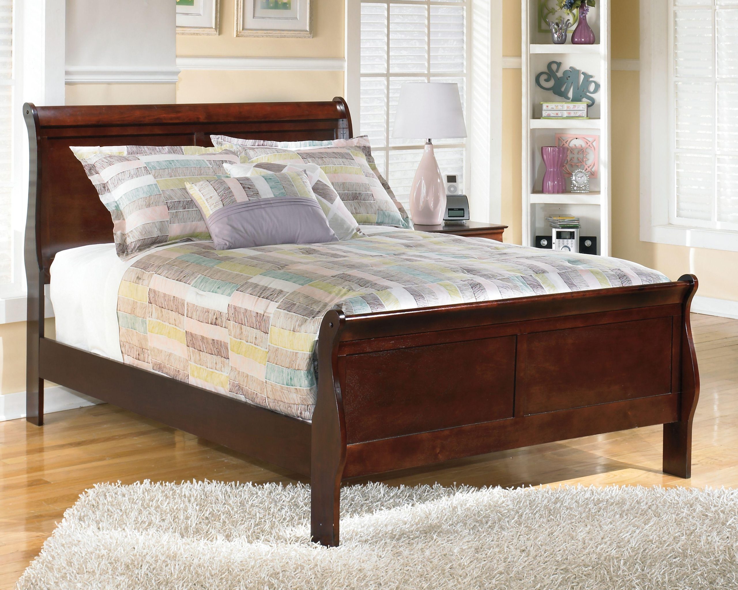 Ashley Alisdair – Dark Brown – Full Sleigh Bed